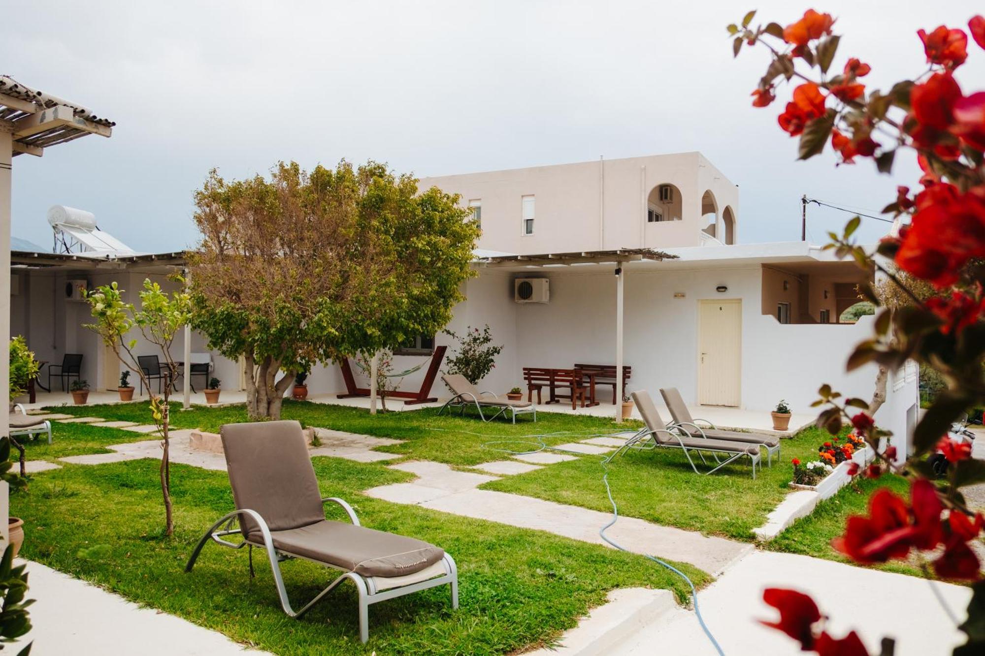 Finikas Apartments 플라키아스 외부 사진