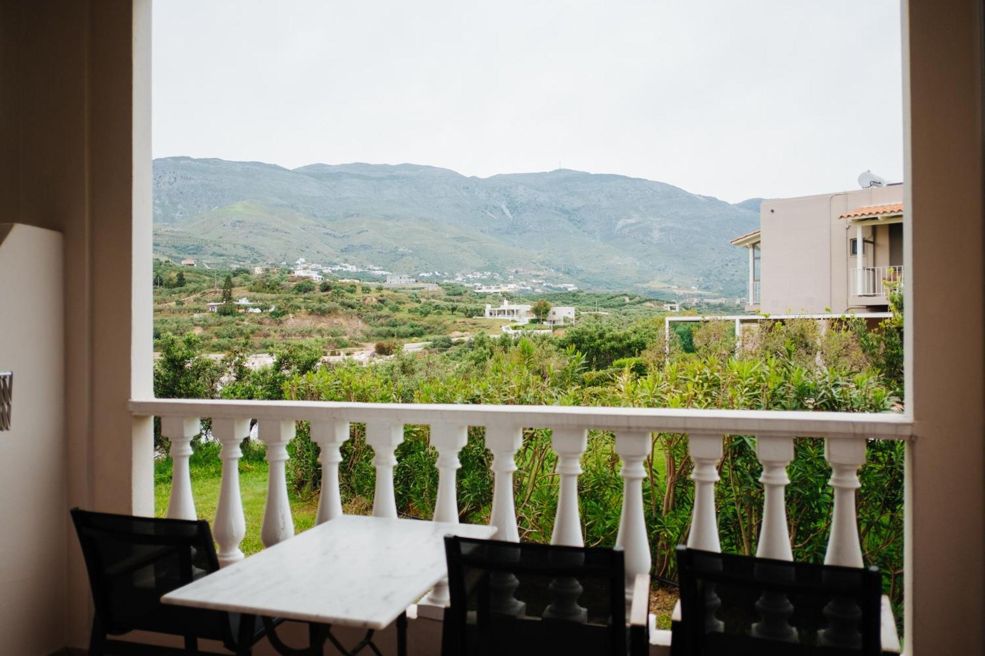 Finikas Apartments 플라키아스 외부 사진