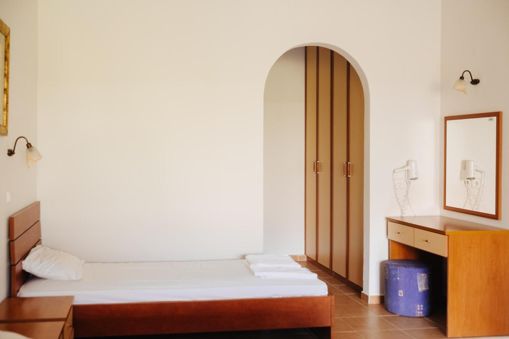 Finikas Apartments 플라키아스 외부 사진