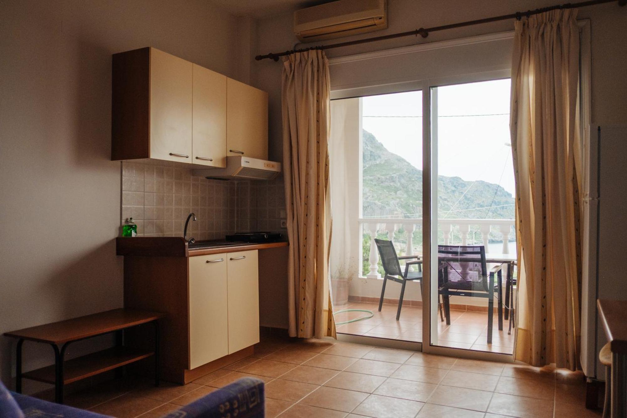 Finikas Apartments 플라키아스 외부 사진