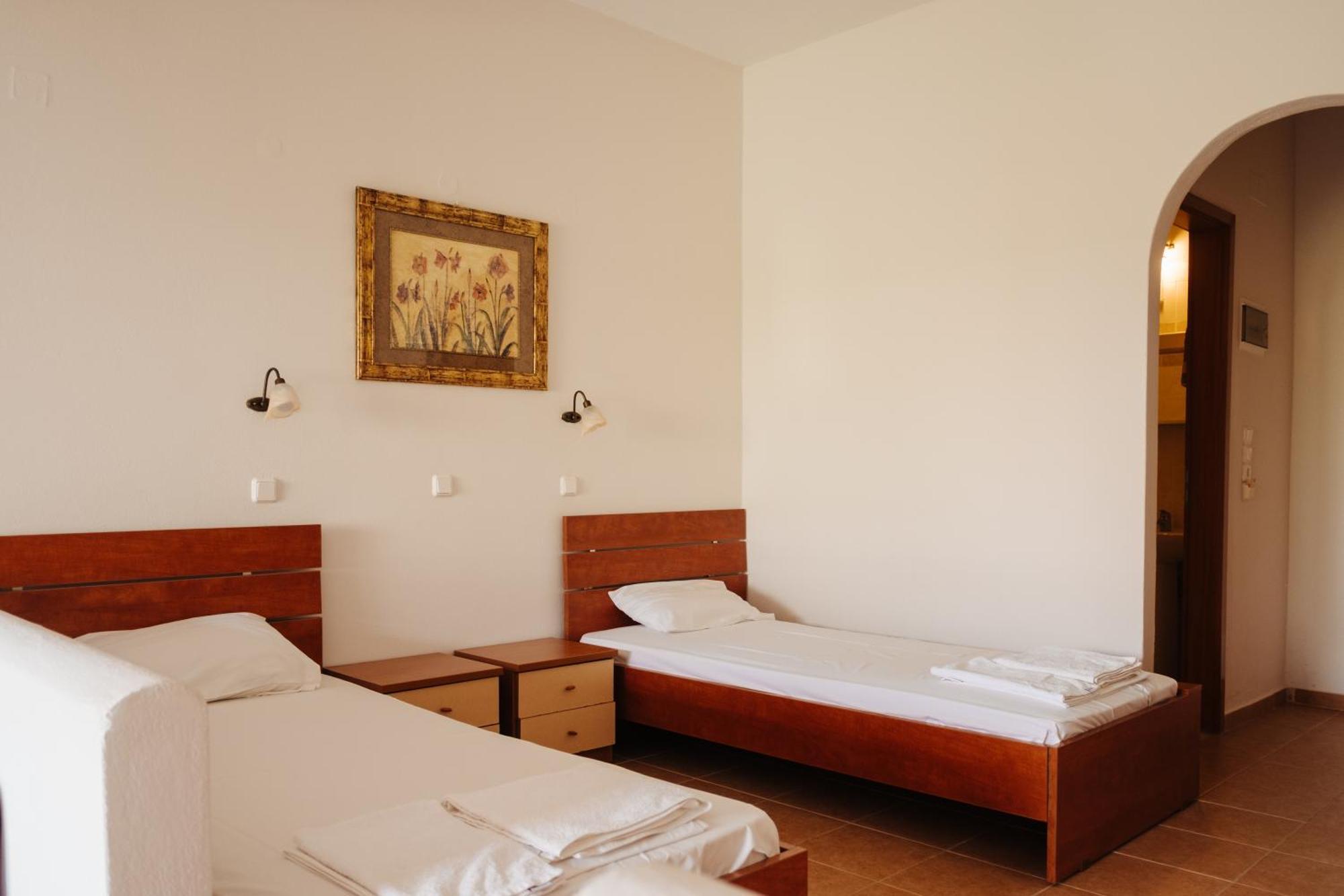 Finikas Apartments 플라키아스 외부 사진