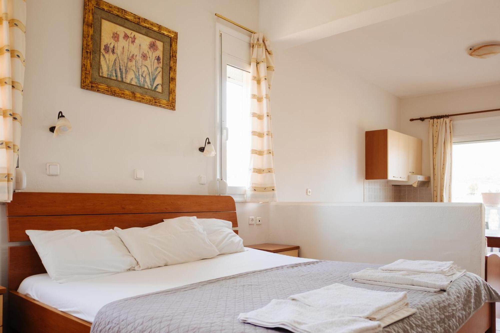 Finikas Apartments 플라키아스 외부 사진