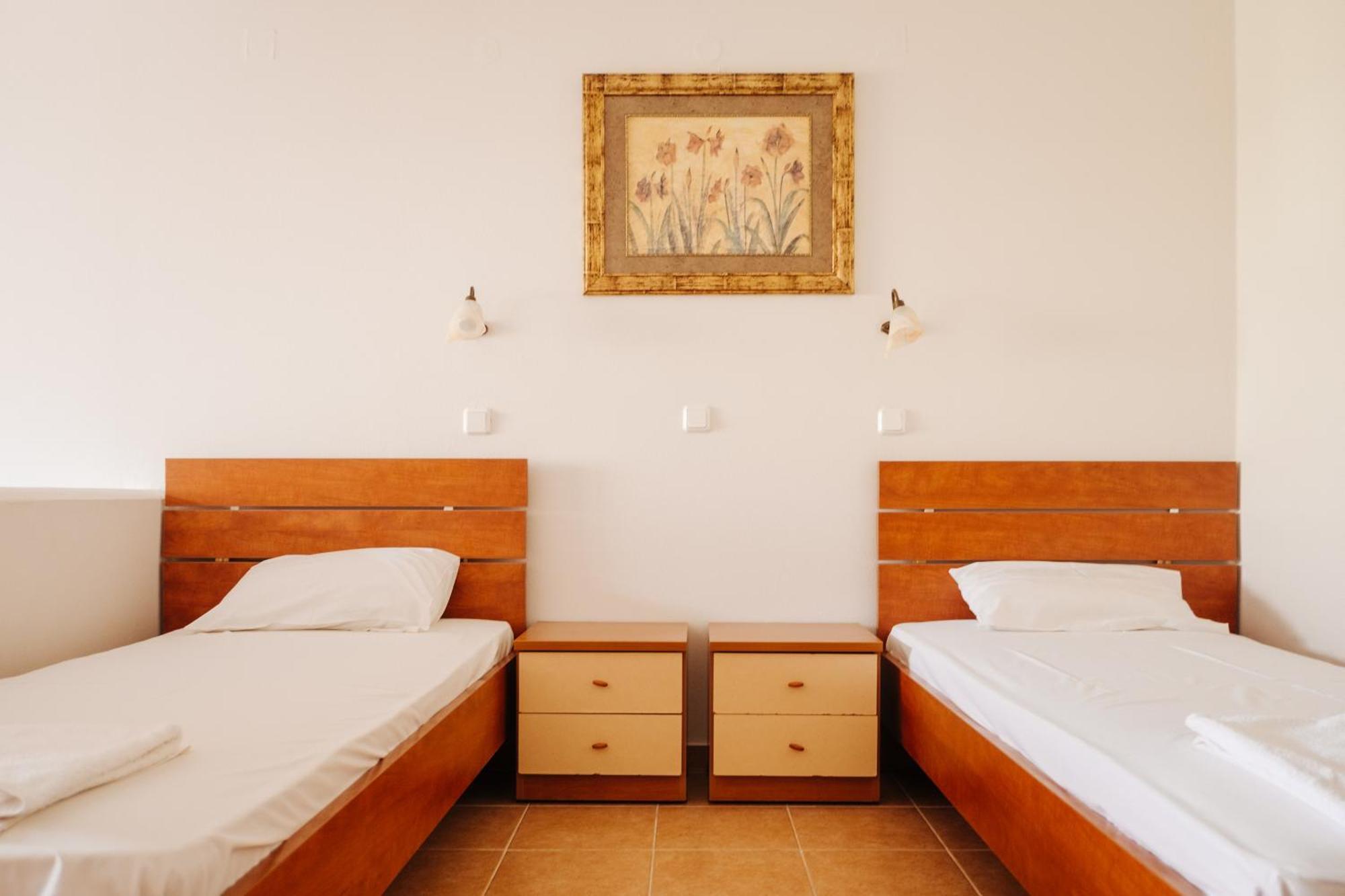 Finikas Apartments 플라키아스 외부 사진