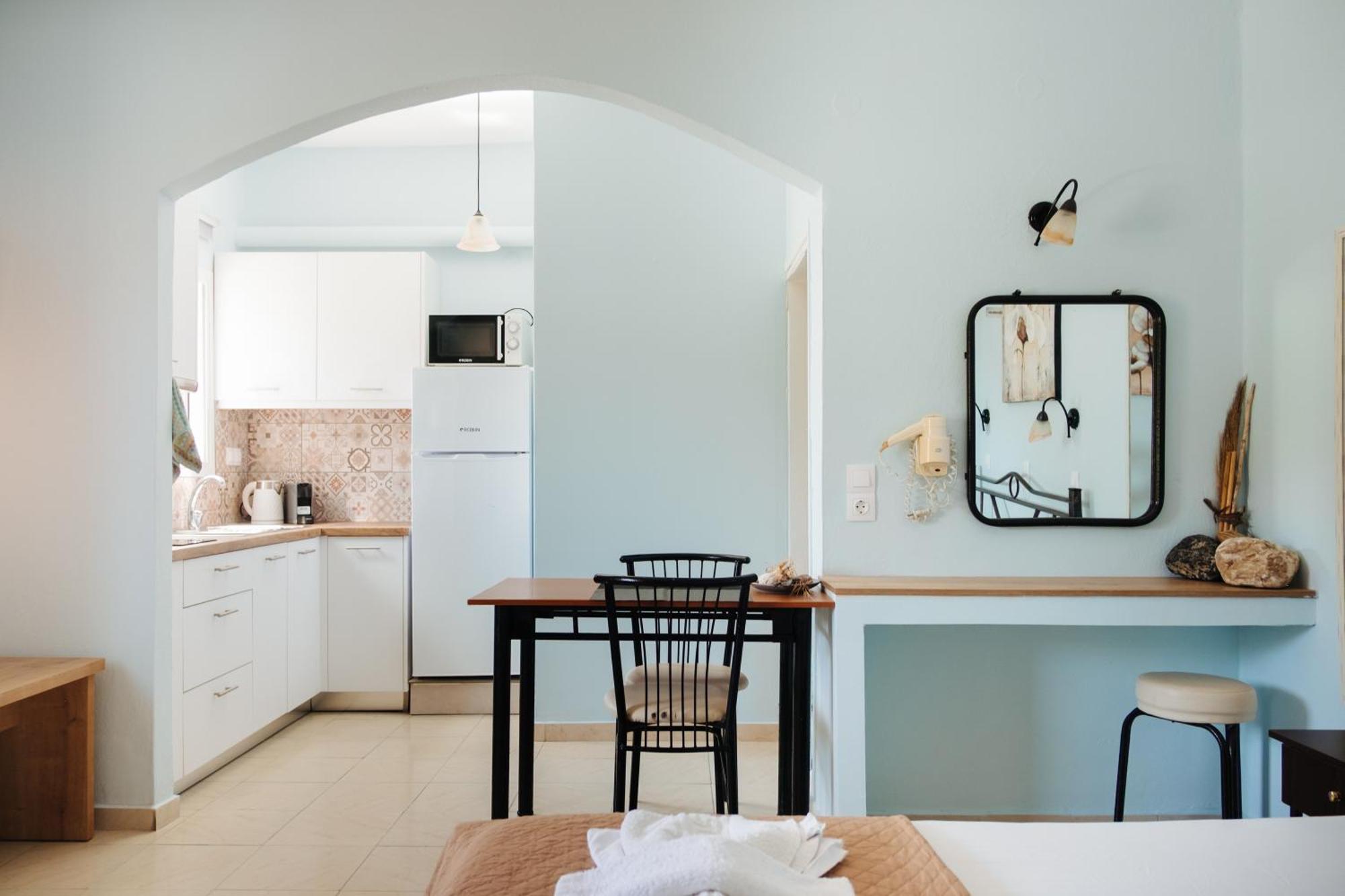 Finikas Apartments 플라키아스 외부 사진